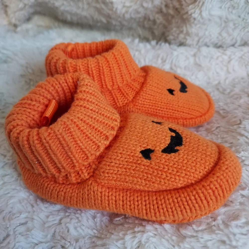 Carter's Halloween Orange pumpkin knit baby booties one size Fall Festive